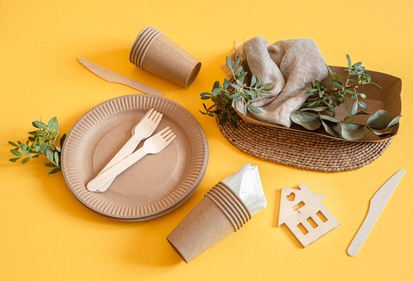 Compostable Plates and Cutlery