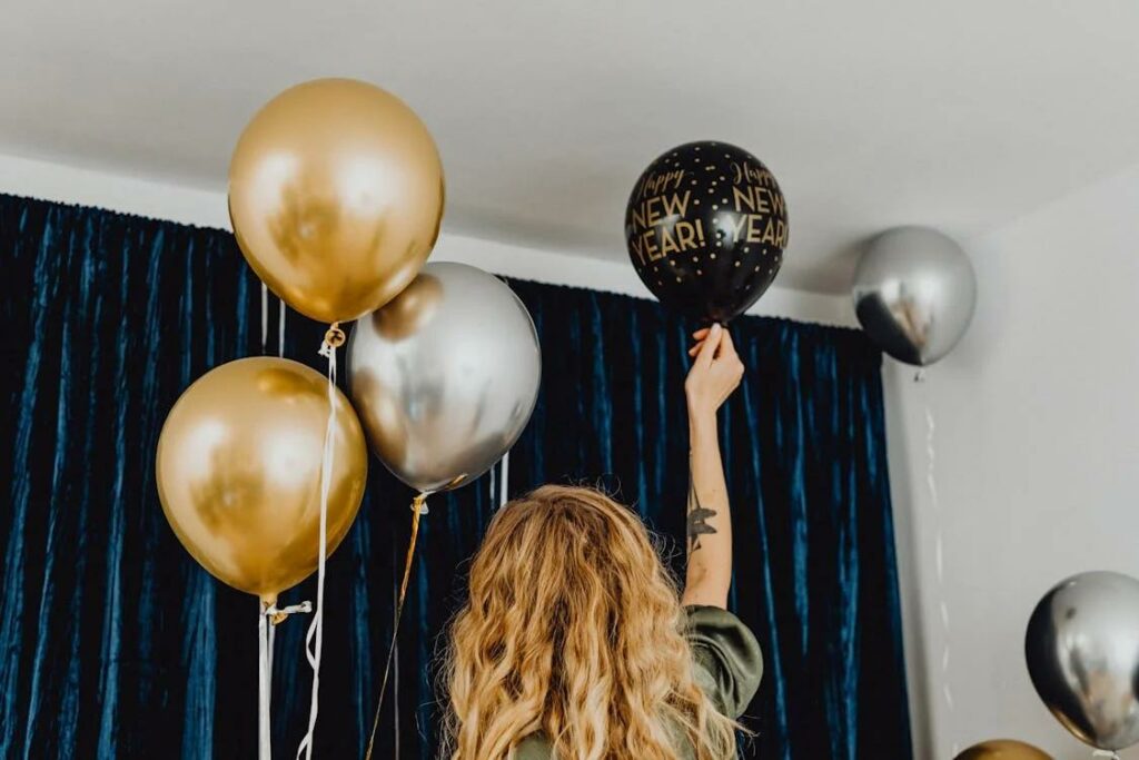 How to Decorate Room for New Year