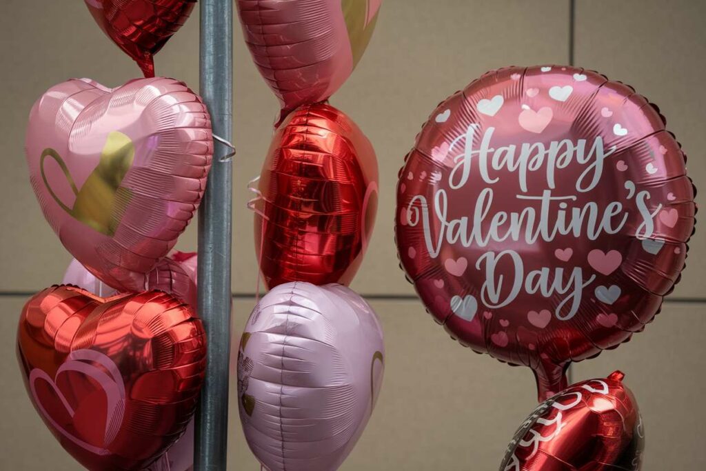 Marketing Strategies to Sell Valentine’s Day Balloons in Bulk